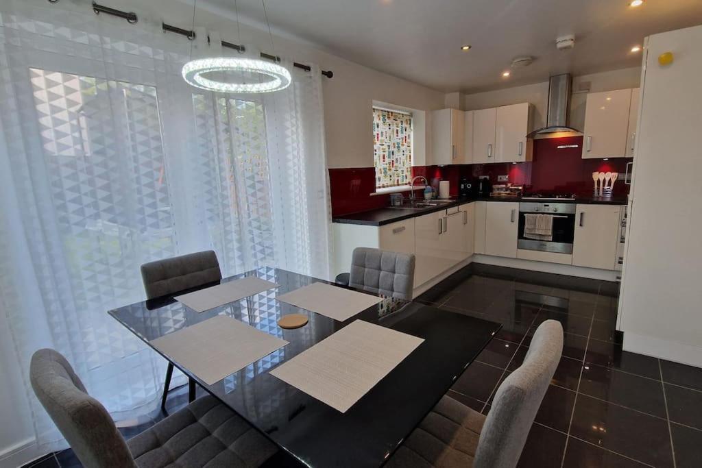 Modern Home Near Etihad, Coop Live Manchester Luaran gambar
